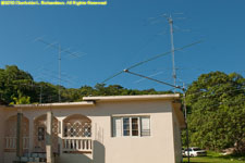 villa and antennas